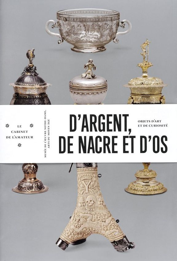 D’argent, de nacre et d’os